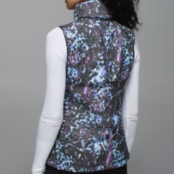 Lululemon Pack-It Vest - Picture 3 of 13